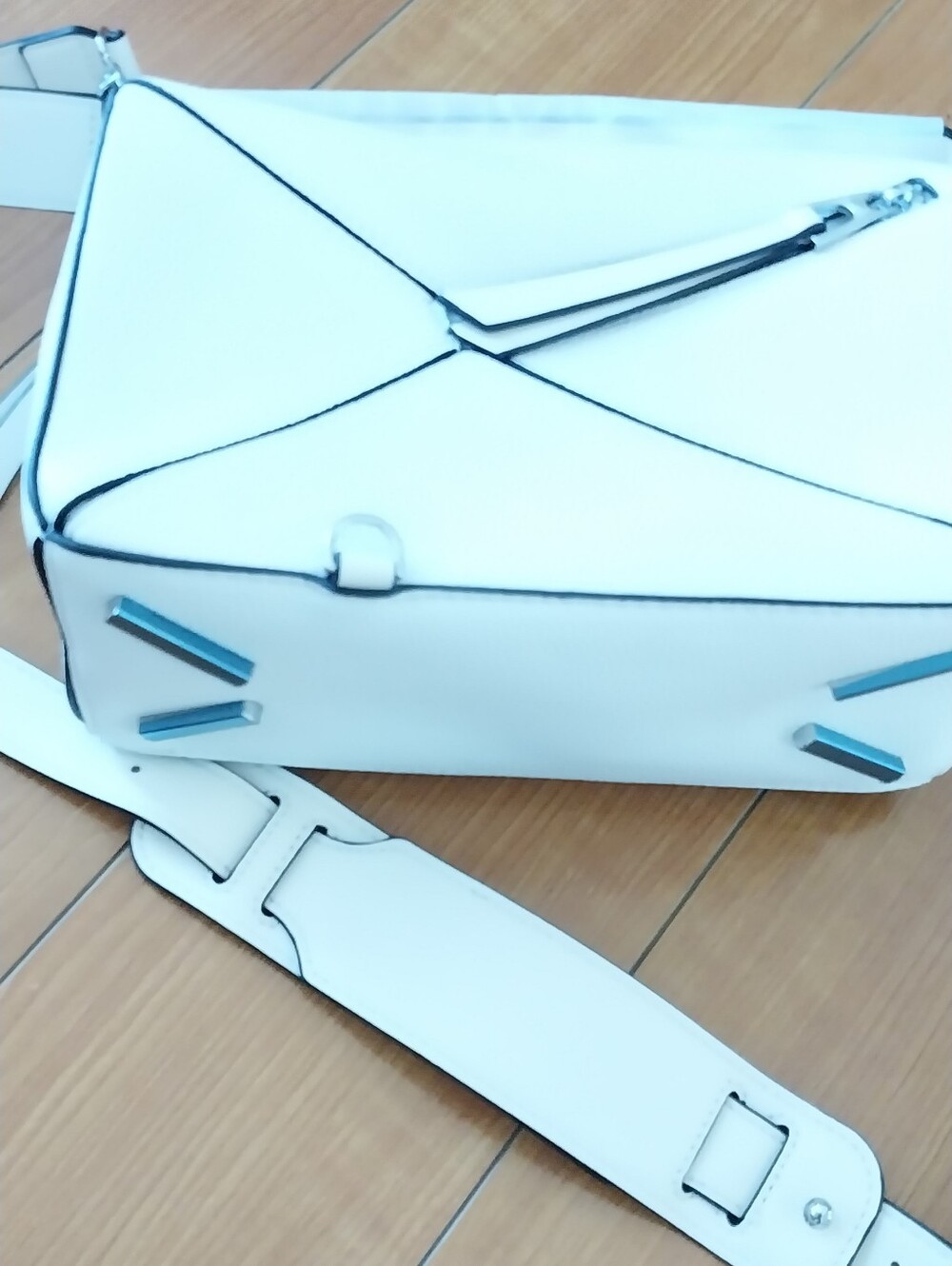 White Geometric Faux Leather Crossbody Shoulder Bag Handbag Satchel + Strap - Picture 3 of 5